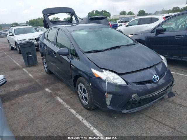 Toyota Prius Two 2015 JTDKN3DU3F0403536 главное изображение