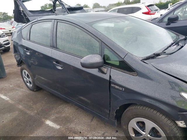 Toyota Prius Two 2015 JTDKN3DU3F0403536 Image 13