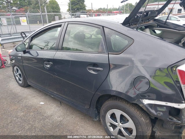 Toyota Prius Two 2015 JTDKN3DU3F0403536 Image 14