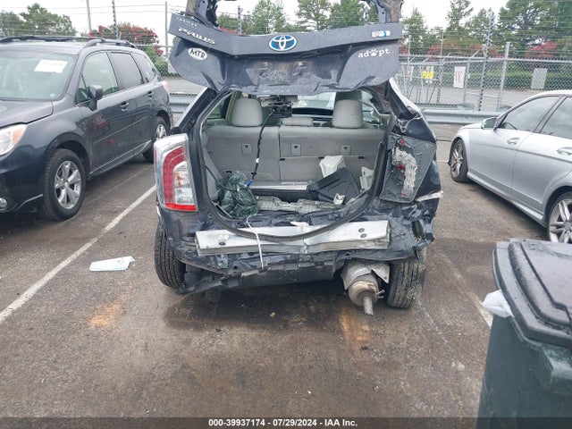 Toyota Prius Two 2015 JTDKN3DU3F0403536 Image 16
