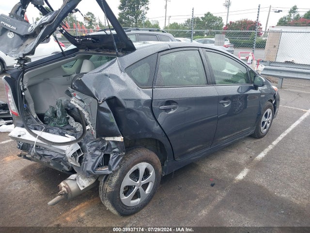 Toyota Prius Two 2015 JTDKN3DU3F0403536 Image 4