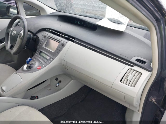 Toyota Prius Two 2015 JTDKN3DU3F0403536 Image 5