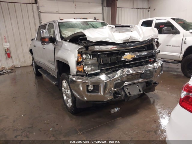 2018 1GC1KWEY9JF246706 main image
