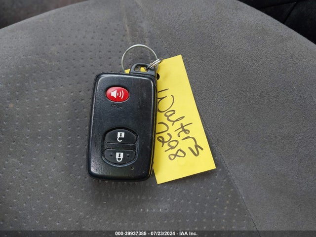 Toyota Prius Three 2014 JTDKN3DU4E0359576 Image 11
