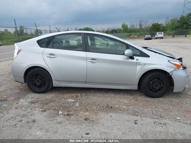 Toyota Prius Three 2014 JTDKN3DU4E0359576 Image 13