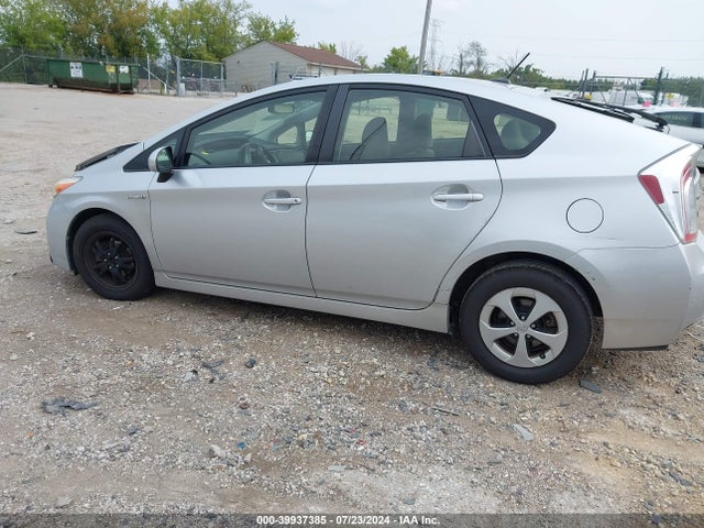 Toyota Prius Three 2014 JTDKN3DU4E0359576 Image 14