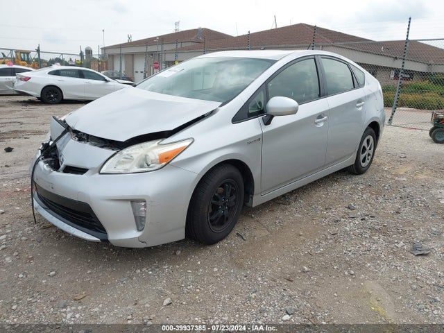 Toyota Prius Three 2014 JTDKN3DU4E0359576 Image 2