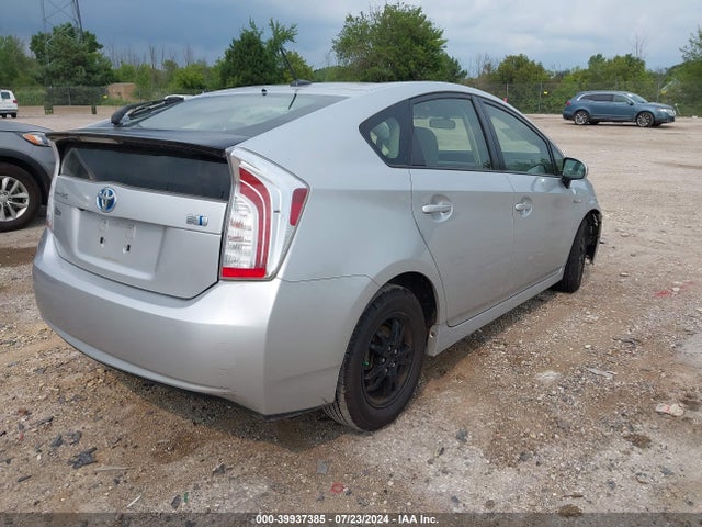 Toyota Prius Three 2014 JTDKN3DU4E0359576 Image 4