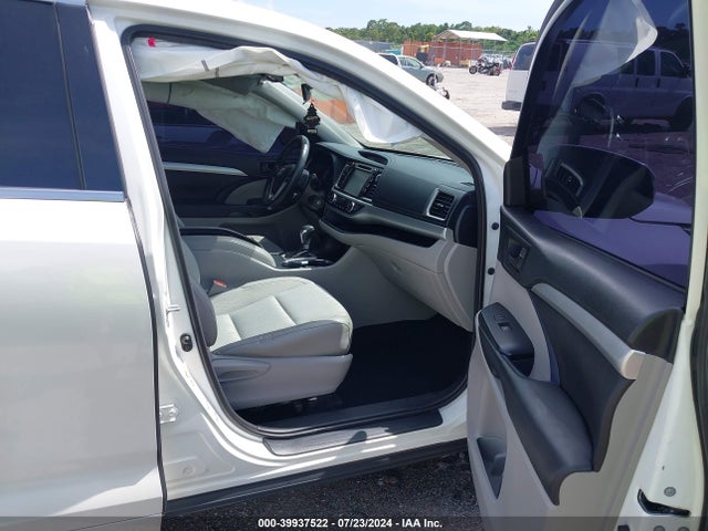 Toyota Highlander Le Plus 2017 5TDBZRFH5HS449232 Image 5