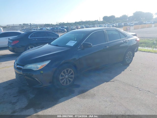 Toyota CAMRY LE 2015 4T1BF1FK8FU028549 Image 2