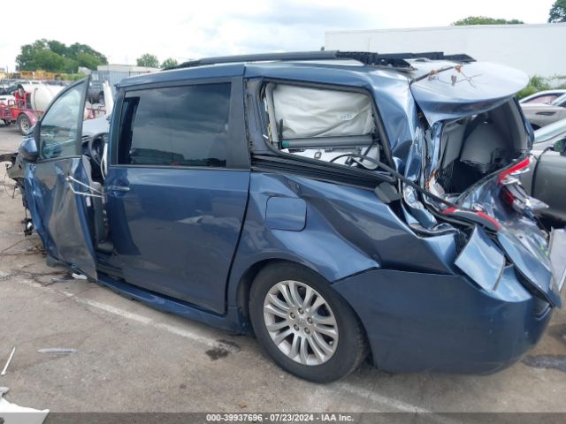 5TDYK3DC5FS577129 Toyota Sienna Xle Premium 8 Passenger