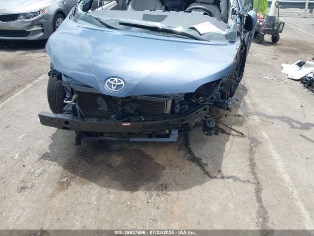 5TDYK3DC5FS577129 Toyota Sienna Xle Premium 8 Passenger