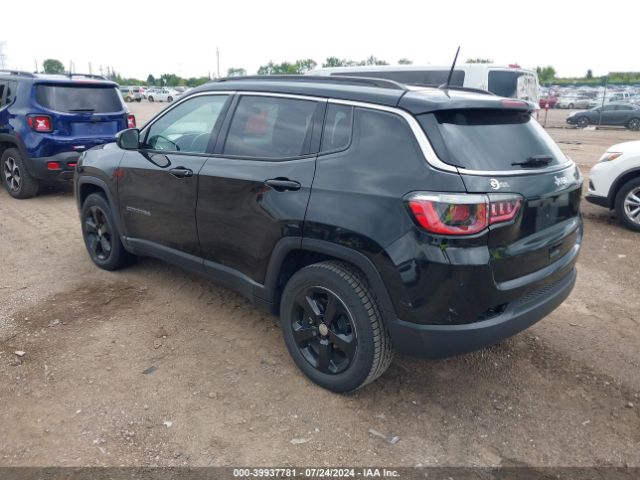 3C4NJCBB9JT377000 Jeep Compass Latitude Fwd