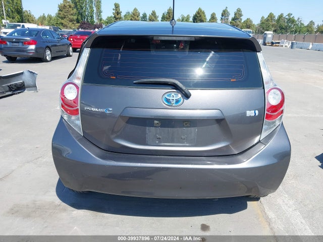 Toyota Prius C One 2014 JTDKDTB32E1573893 Image 17
