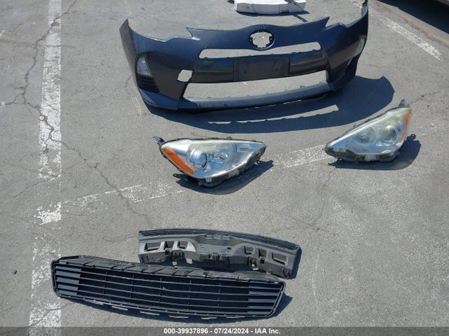 Toyota Prius C One 2014 JTDKDTB32E1573893 Image 12