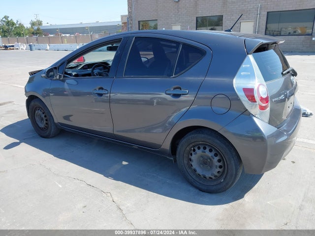 Toyota Prius C One 2014 JTDKDTB32E1573893 Image 3