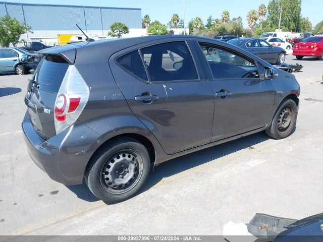 Toyota Prius C One 2014 JTDKDTB32E1573893 Image 4