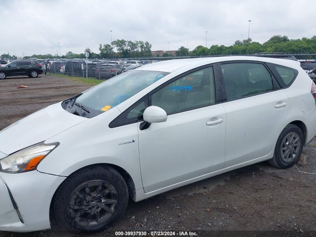 Toyota Prius V Four 2015 JTDZN3EU0FJ020127 Image 14