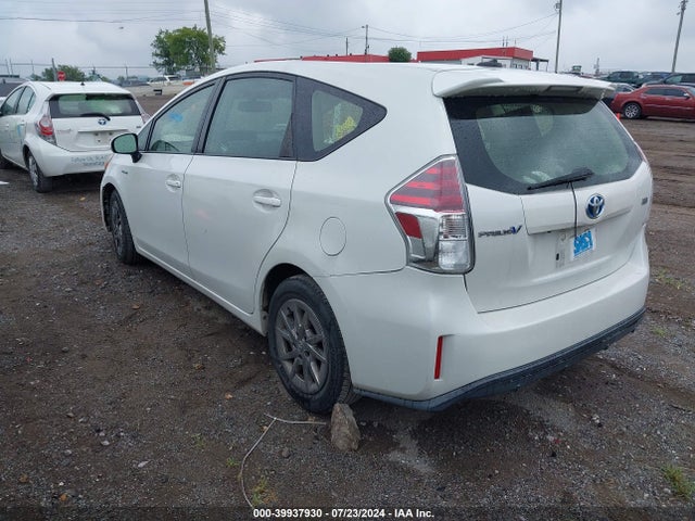 Toyota Prius V Four 2015 JTDZN3EU0FJ020127 Image 3