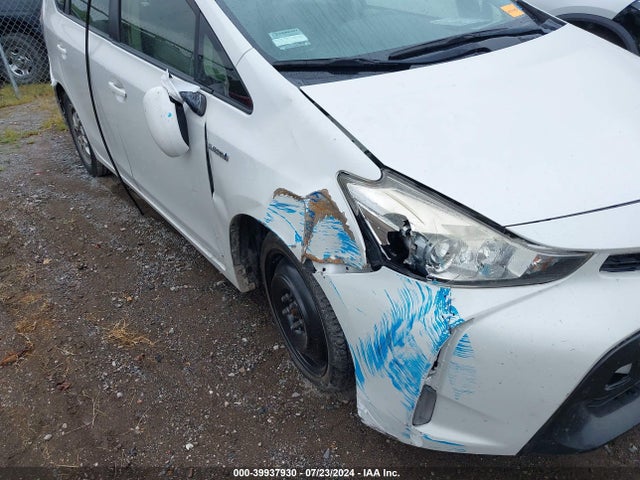 Toyota Prius V Four 2015 JTDZN3EU0FJ020127 Image 6