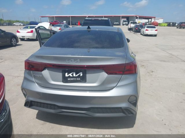 3KPF24AD7NE476855 KIA Forte Lxs