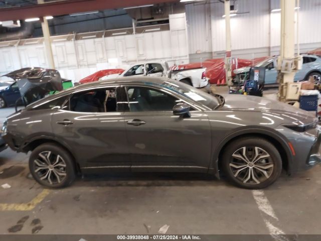 JTDAAAAF8R3027470 Toyota Crown Xle
