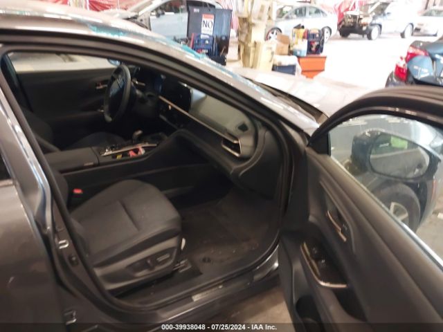 JTDAAAAF8R3027470 Toyota Crown Xle
