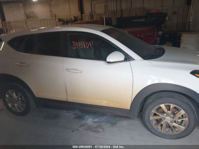 KM8J2CA40KU959732 Hyundai TUCSON SE