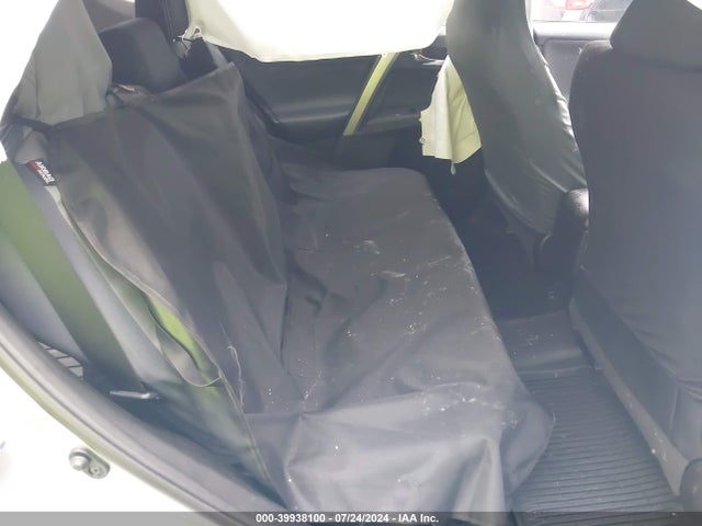 Toyota Rav4 Xle 2017 2T3RFREV3HW664119 Image 8