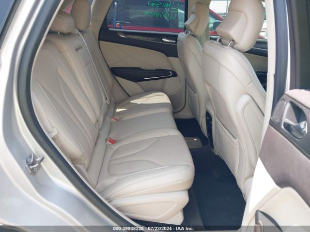 5LMCJ3C90JUL18659 Lincoln Mkc Reserve