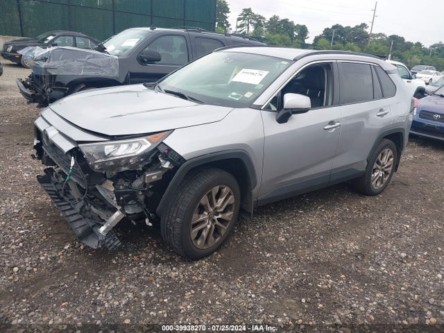 Toyota Rav4 Xle Premium 2021 JTMA1RFVXMD069494 Image 2