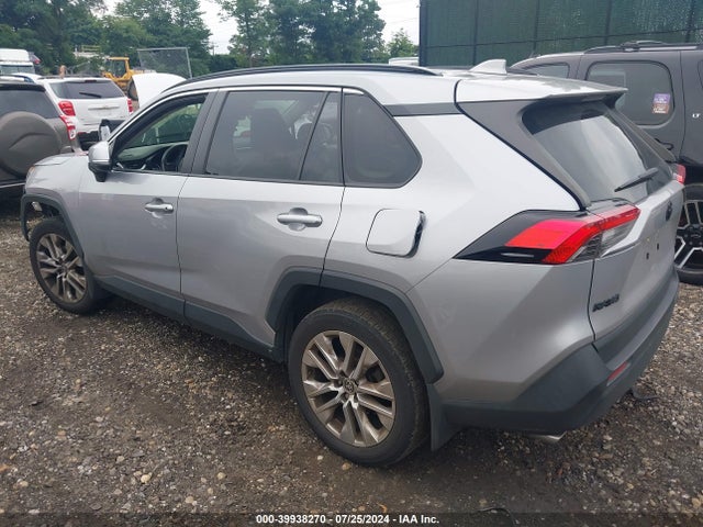 Toyota Rav4 Xle Premium 2021 JTMA1RFVXMD069494 Image 3