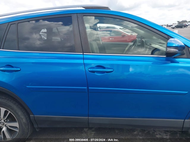 Toyota Rav4 Xle 2018 JTMWFREV8JJ187534 Image 13
