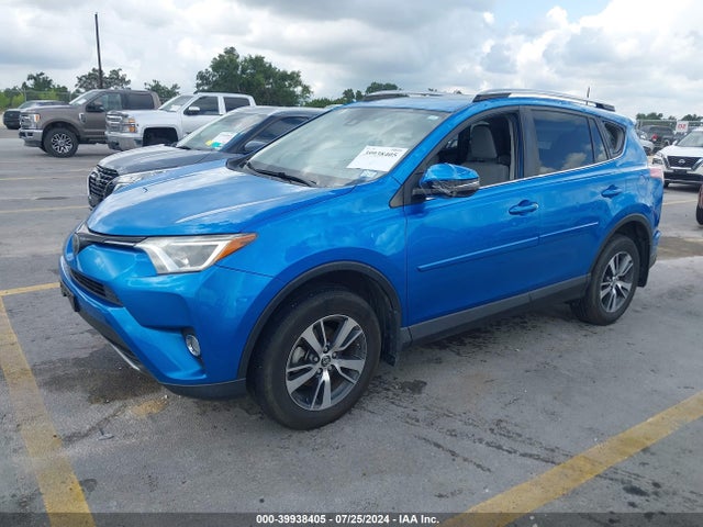 Toyota Rav4 Xle 2018 JTMWFREV8JJ187534 Image 2