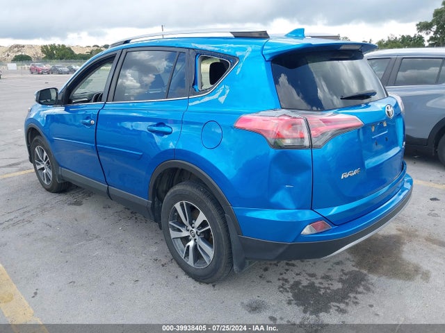 Toyota Rav4 Xle 2018 JTMWFREV8JJ187534 Image 3