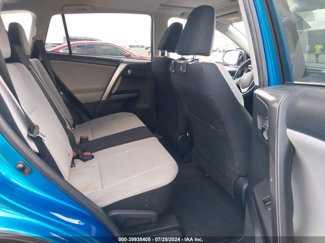 Toyota Rav4 Xle 2018 JTMWFREV8JJ187534 Image 8