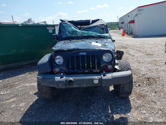 1C4BJWDG1FL589101 Jeep Wrangler Unlimited Sport