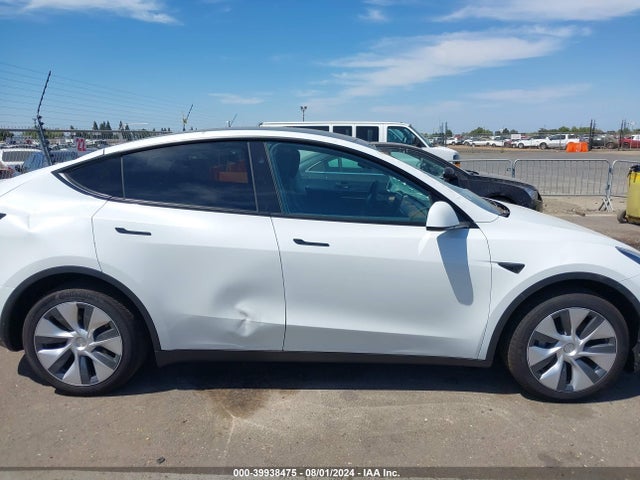 Tesla Model Y Long Range/rwd 2024 7SAYGDED4RF093754 Image 13