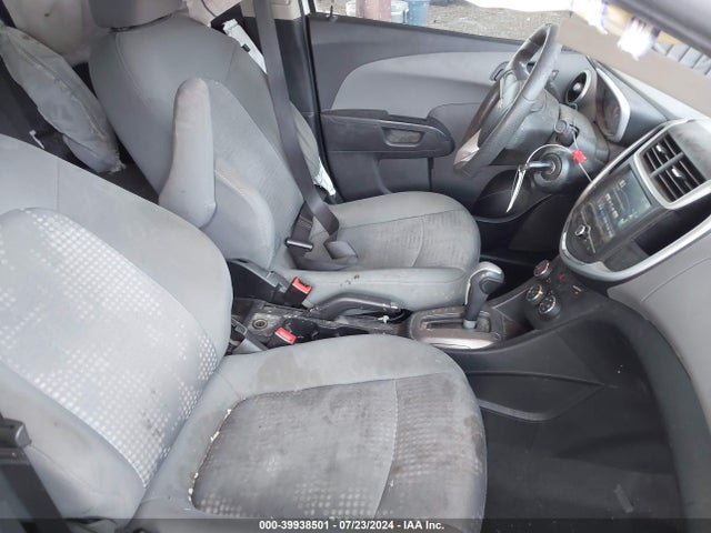 Chevrolet Sonic Ls Auto 2017 1G1JB5SH9H4106183 Image 5