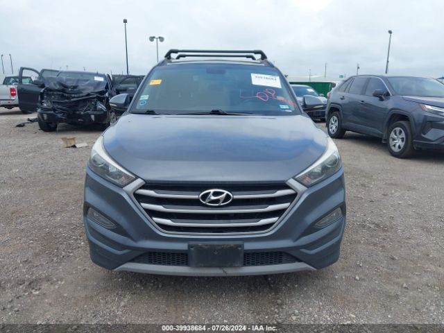 KM8J33A2XJU782715 Hyundai Tucson Value