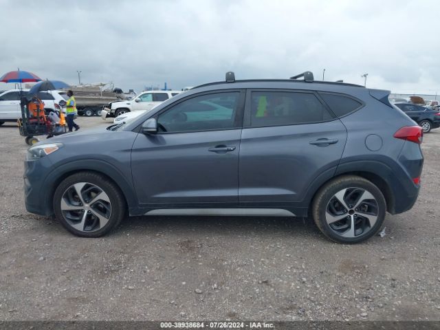 KM8J33A2XJU782715 Hyundai Tucson Value