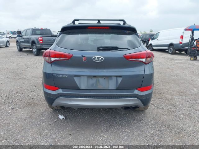 KM8J33A2XJU782715 Hyundai Tucson Value