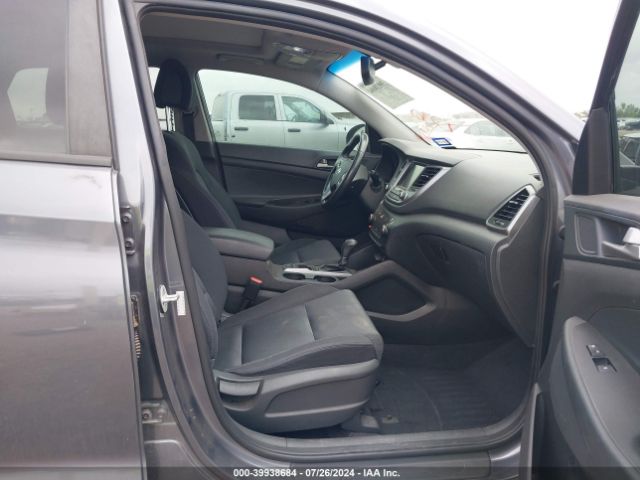 KM8J33A2XJU782715 Hyundai Tucson Value