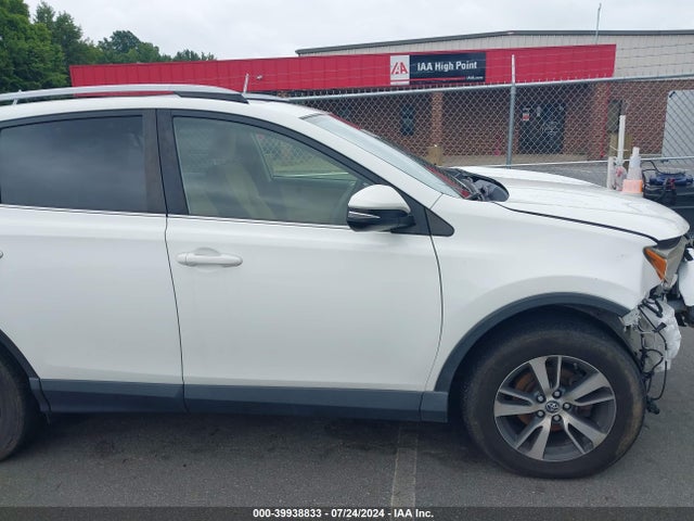 Toyota Rav4 Xle 2018 JTMRFREV6JJ726164 Image 13