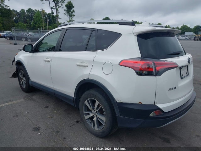 Toyota Rav4 Xle 2018 JTMRFREV6JJ726164 Image 3