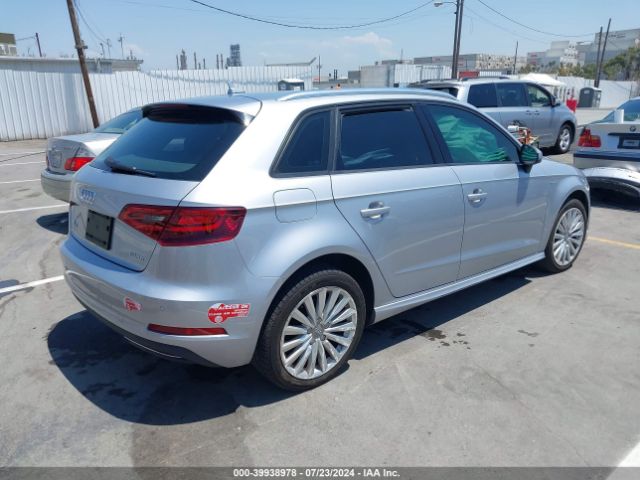 WAUUPBFF6GA085495 Audi A3 E-tron 1.4t Premium