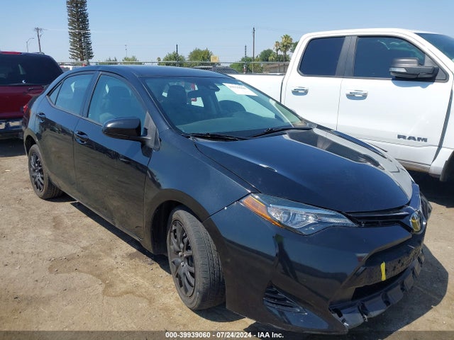 Toyota COROLLA LE 2017 5YFBURHE8HP658300 главное изображение