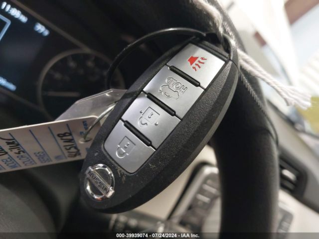 3N1CN8EV8ML883715 Nissan Versa Sv Xtronic Cvt