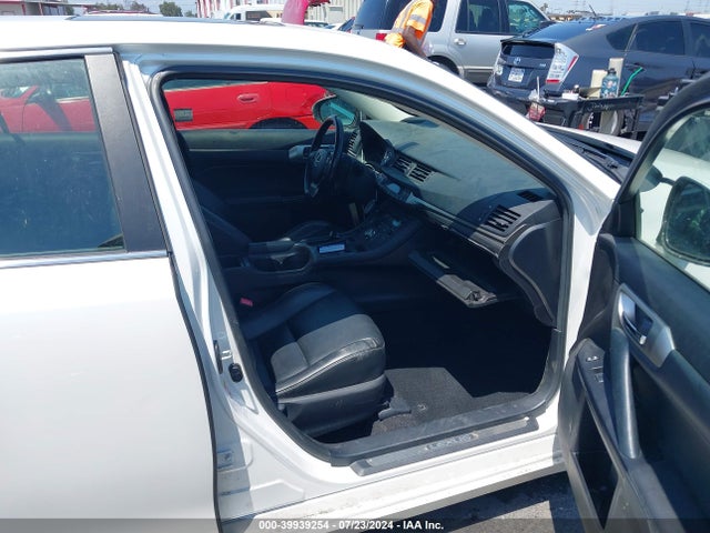 JTHKD5BH2F2244290 Lexus CT 200H