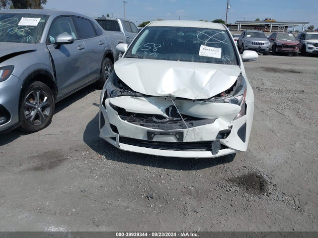 Toyota Prius Three 2016 JTDKARFU9G3526821 Image 12